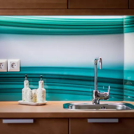 Riverside Pines With Balcony - One Bedroom With Balcony Апартаменты