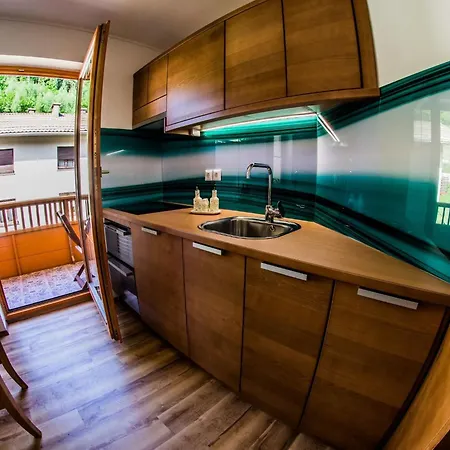 Апартаменты Riverside Pines With Balcony - One Bedroom With Balcony Luce