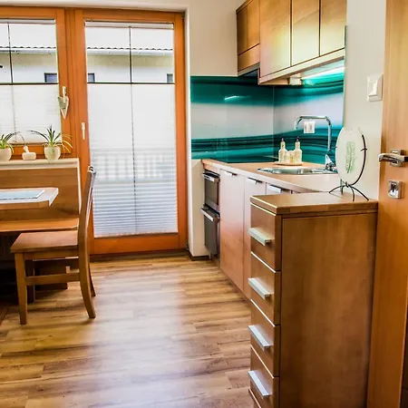 Riverside Pines With Balcony - One Bedroom With Balcony Апартаменты Luce