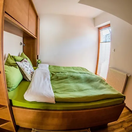 Riverside Pines With Balcony - One Bedroom With Balcony Апартаменты *