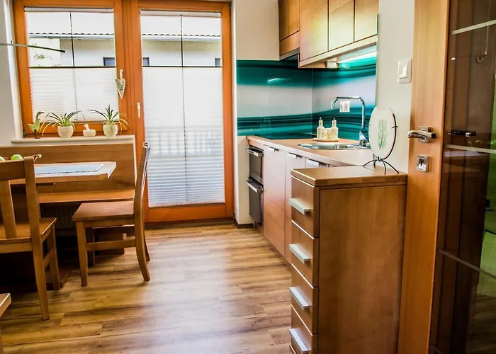 Riverside Pines With Balcony - One Bedroom With Balcony Apartament Luče