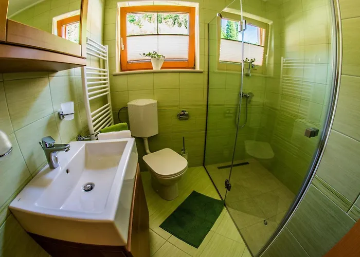 Riverside Pines With Balcony - One Bedroom With Balcony Apartament