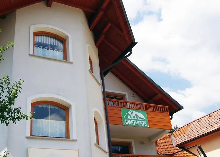 Riverside Pines With Balcony - One Bedroom With Balcony Apartament Luče